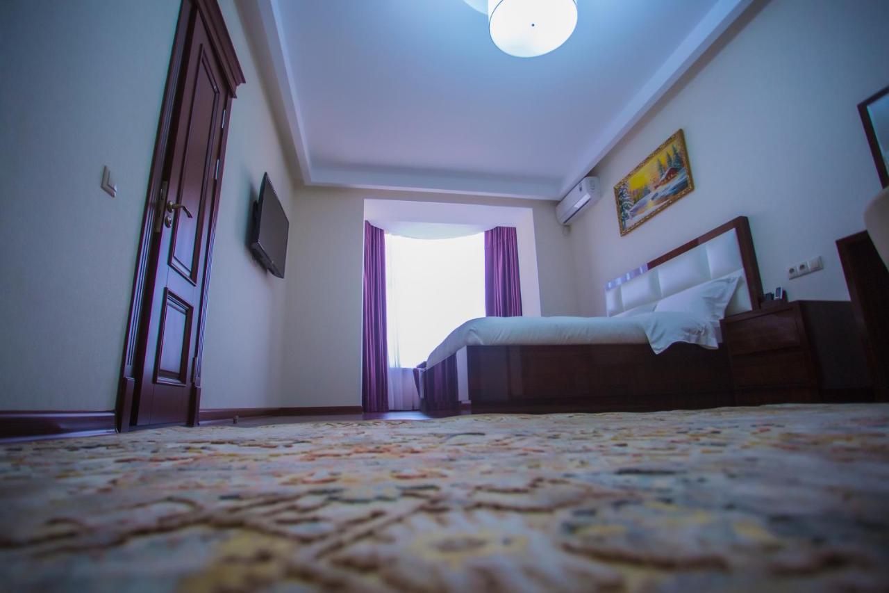 Hotel Ayni Душанбе Екстериор снимка