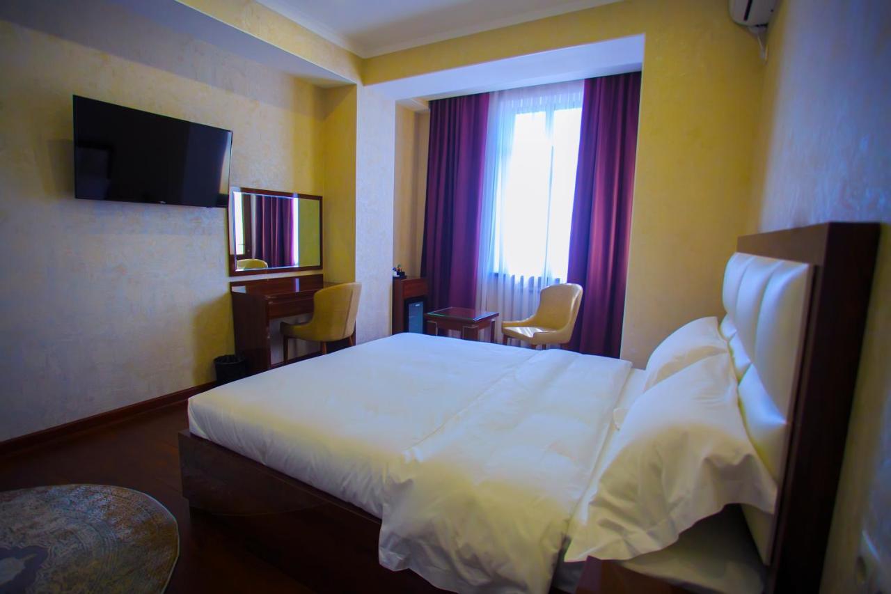 Hotel Ayni Душанбе Екстериор снимка