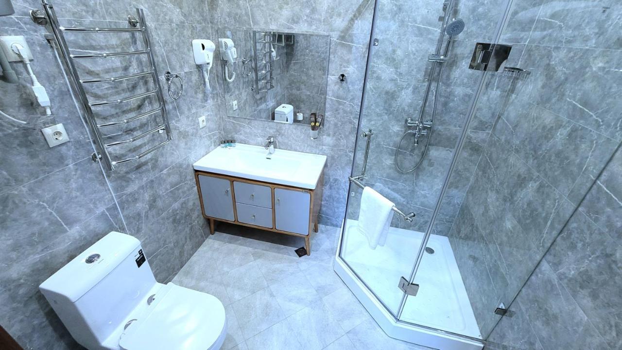 Hotel Ayni Душанбе Екстериор снимка