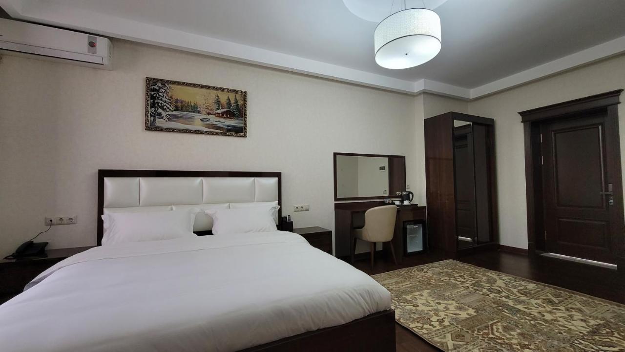 Hotel Ayni Душанбе Екстериор снимка