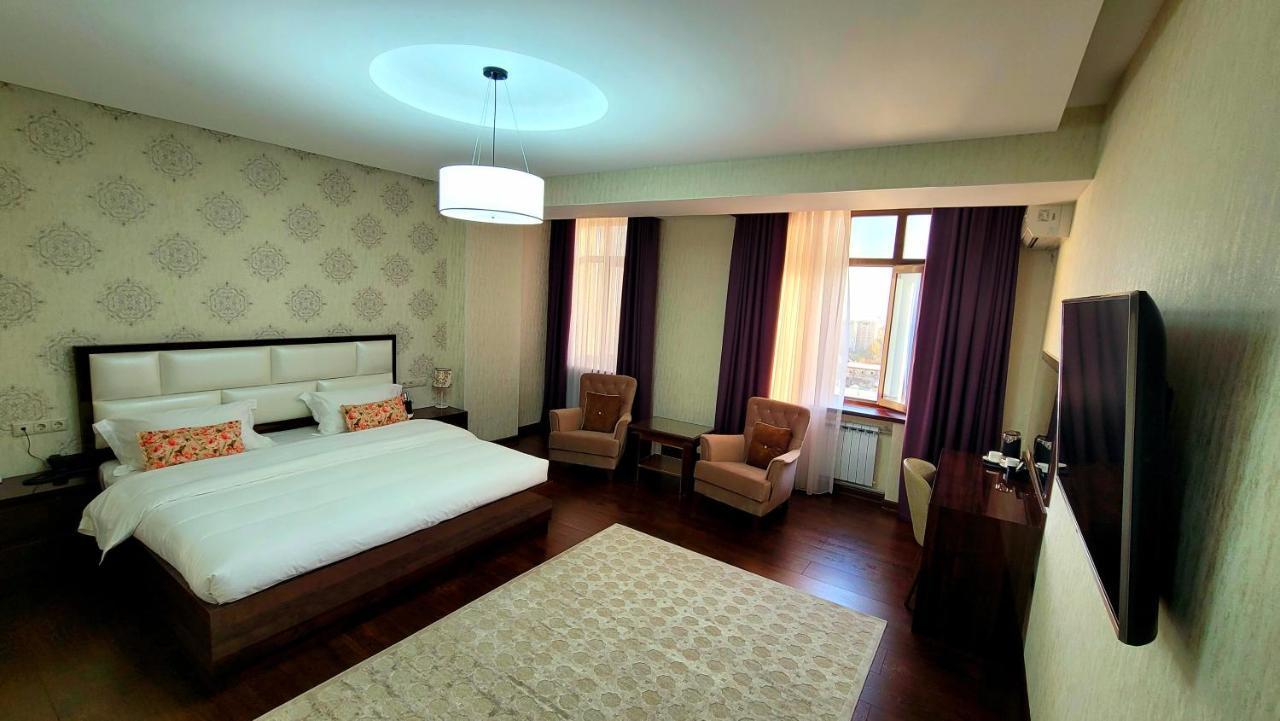 Hotel Ayni Душанбе Екстериор снимка
