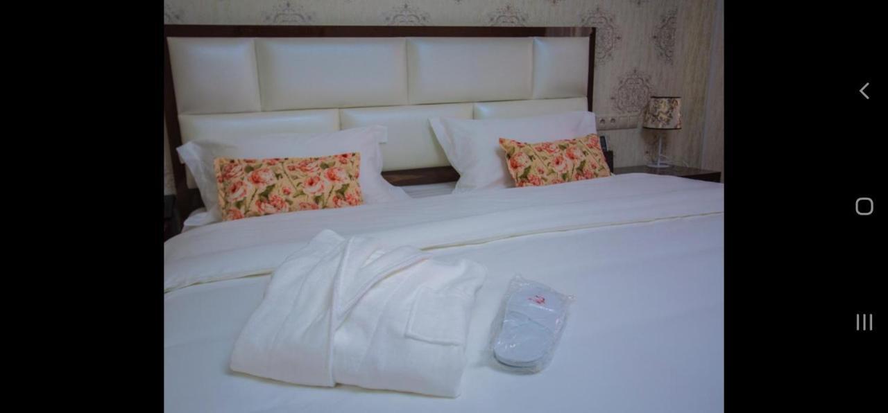 Hotel Ayni Душанбе Екстериор снимка