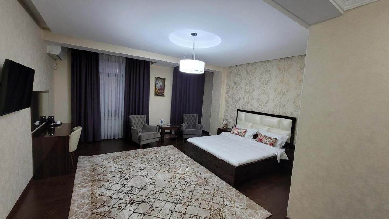 Hotel Ayni Душанбе Екстериор снимка