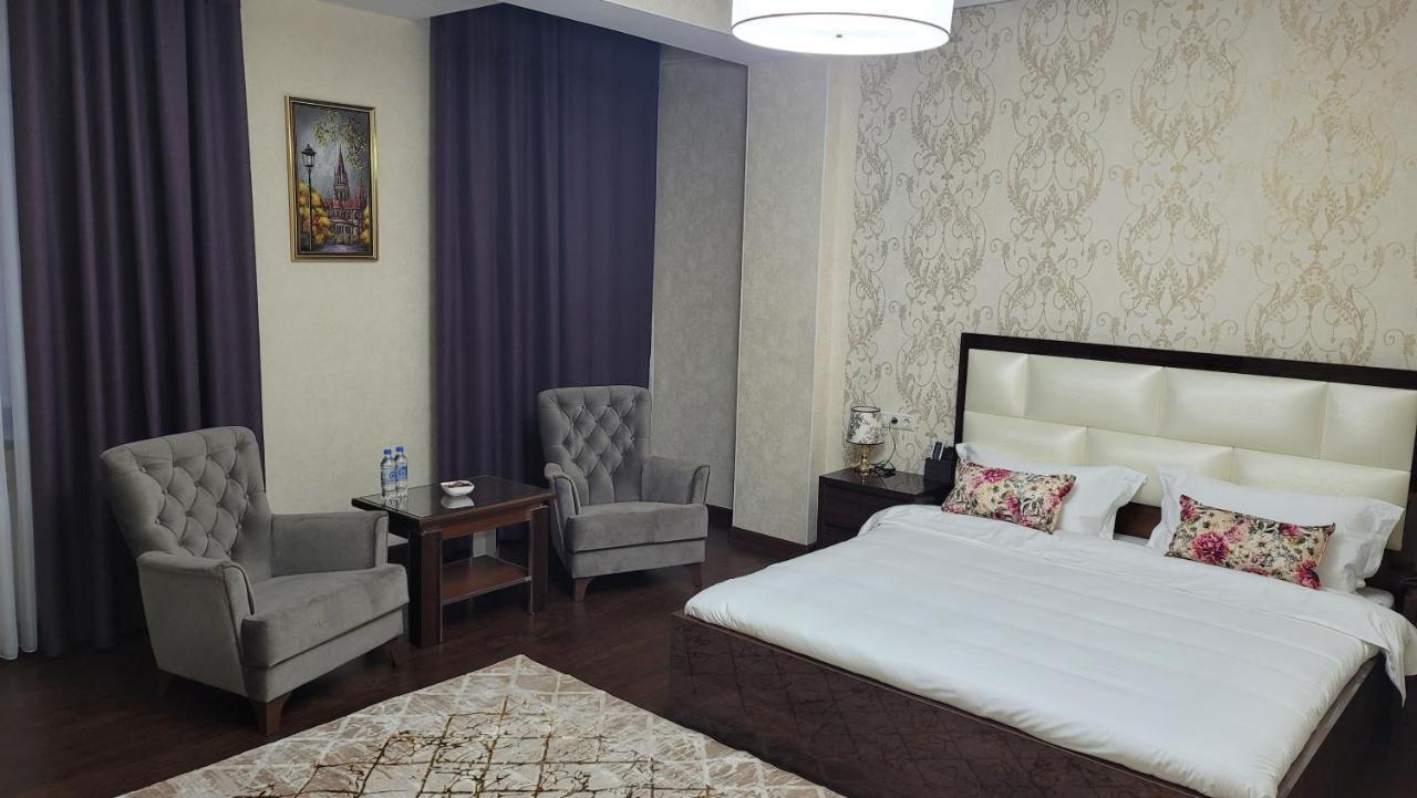 Hotel Ayni Душанбе Екстериор снимка