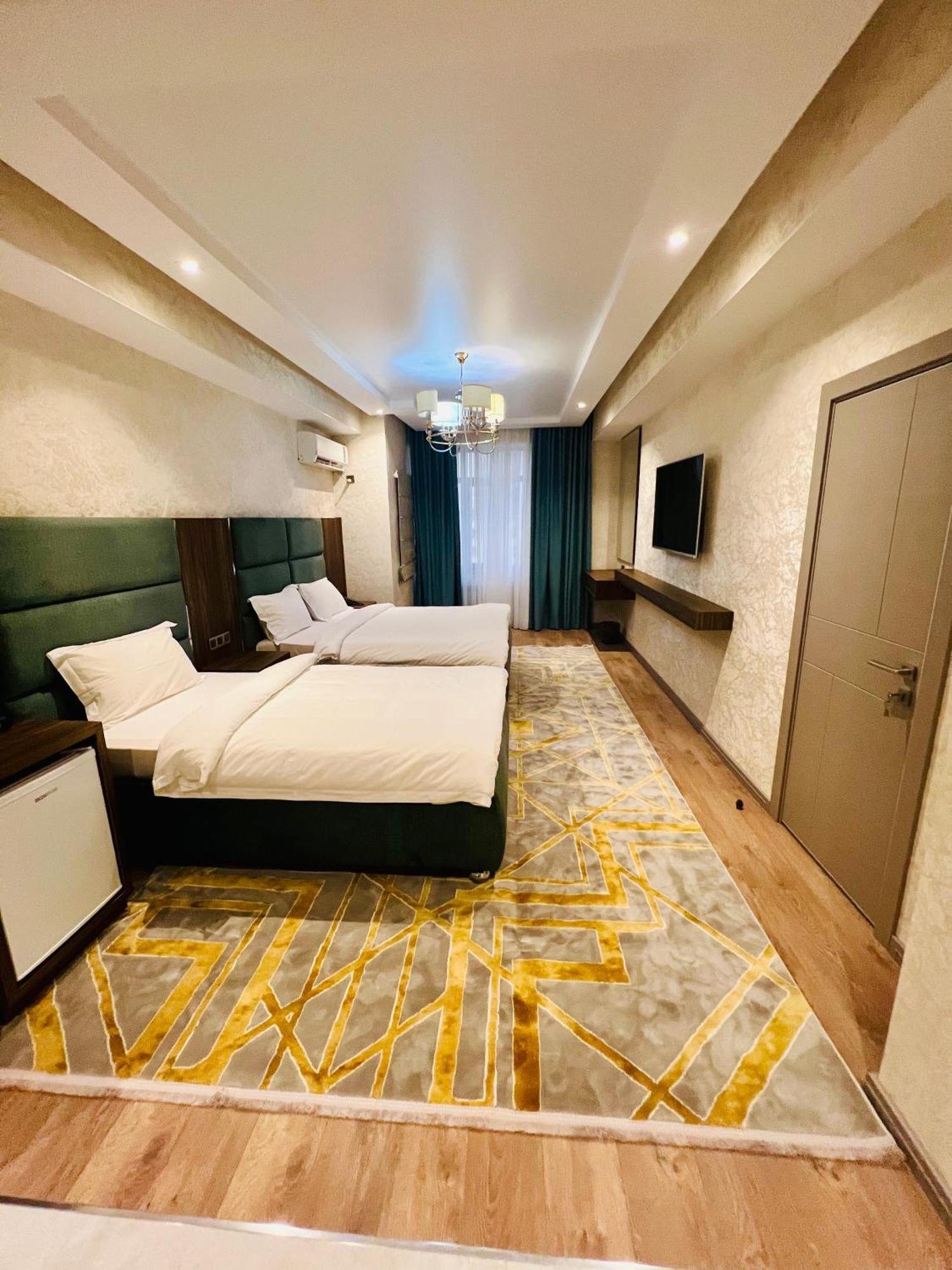 Hotel Ayni Душанбе Екстериор снимка